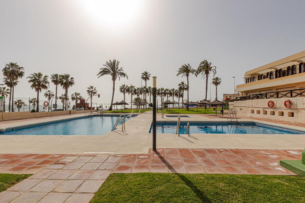 Apartment Amazing Views Beachfront With Swimming Pool